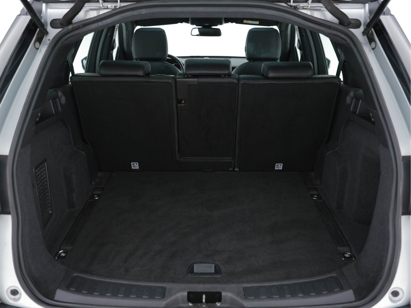Land Rover Discovery Sport 2.0 TD4 AWD Urban Series SE Dynamic Aut. *PANO | FULL-LEATHER | XENON | CAMERA | NAVI-FULLMAP | MERIDIAN-AUDIO | ECC | PDC | CRUISE | LANE-ASSIST | 19"ALU*