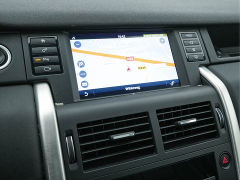 Land Rover Discovery Sport 2.0 TD4 AWD Urban Series SE Dynamic Aut. *PANO | FULL-LEATHER | XENON | CAMERA | NAVI-FULLMAP | MERIDIAN-AUDIO | ECC | PDC | CRUISE | LANE-ASSIST | 19"ALU*