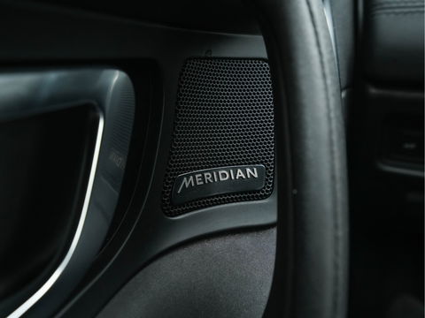 Land Rover Discovery Sport 2.0 TD4 AWD Urban Series SE Dynamic Aut. *PANO | FULL-LEATHER | XENON | CAMERA | NAVI-FULLMAP | MERIDIAN-AUDIO | ECC | PDC | CRUISE | LANE-ASSIST | 19"ALU*