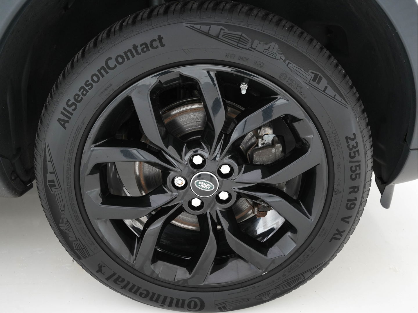 Land Rover Discovery Sport 2.0 TD4 AWD Urban Series SE Dynamic Aut. *PANO | FULL-LEATHER | XENON | CAMERA | NAVI-FULLMAP | MERIDIAN-AUDIO | ECC | PDC | CRUISE | LANE-ASSIST | 19"ALU*