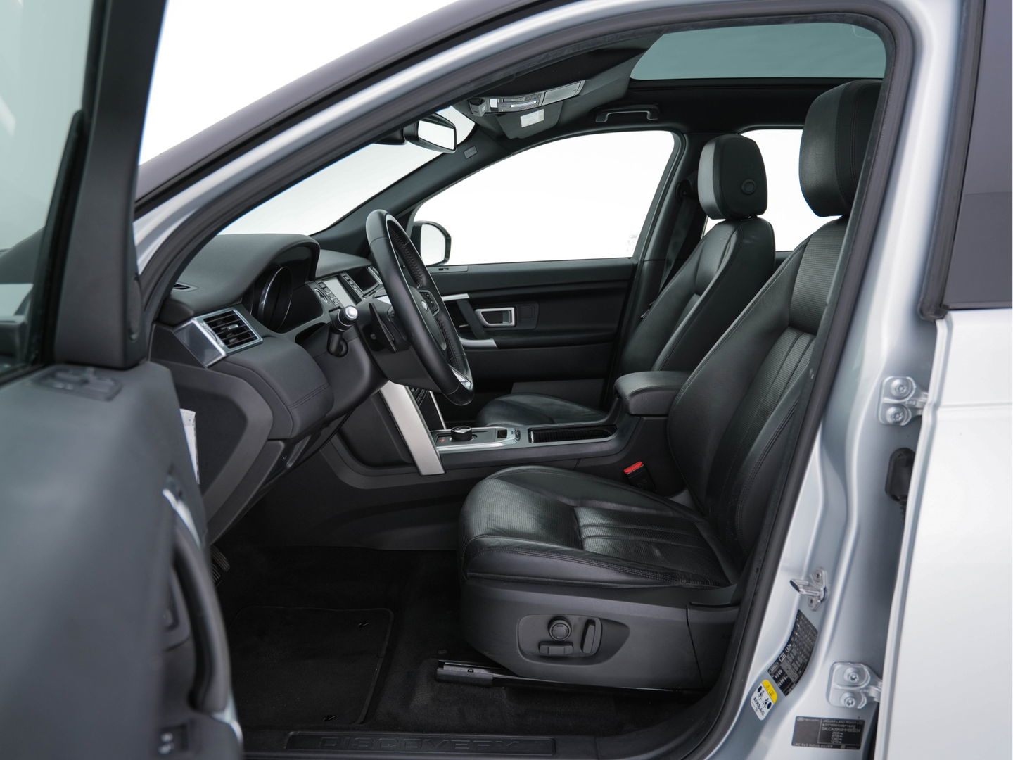 Land Rover Discovery Sport 2.0 TD4 AWD Urban Series SE Dynamic Aut. *PANO | FULL-LEATHER | XENON | CAMERA | NAVI-FULLMAP | MERIDIAN-AUDIO | ECC | PDC | CRUISE | LANE-ASSIST | 19"ALU*