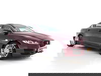 Jaguar XE - 2.0 D Portfolio (INCL-BTW) Aut. *LEATHER | NAVI-FULLMAP | BI-XENON | CAMERA | ECC | COMFORT-SEATS | SHIFT-PADDLES | PDC | JAGUAR-AUDIO | CRUISE | LANE-ASSIST | TOWBAR | 18"ALU*