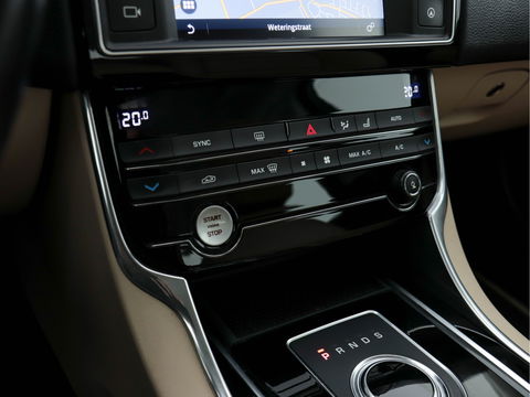 Jaguar XE 2.0 D Portfolio Premium-Business-Pack Aut. *FULL-LEATHER | NAVI-FULLMAP | BI-XENON | CAMERA | ECC | PDC | CRUISE | LANE-ASSIST*