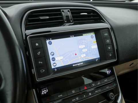 Jaguar XE 2.0 D Portfolio Premium-Business-Pack Aut. *FULL-LEATHER | NAVI-FULLMAP | BI-XENON | CAMERA | ECC | PDC | CRUISE | LANE-ASSIST*