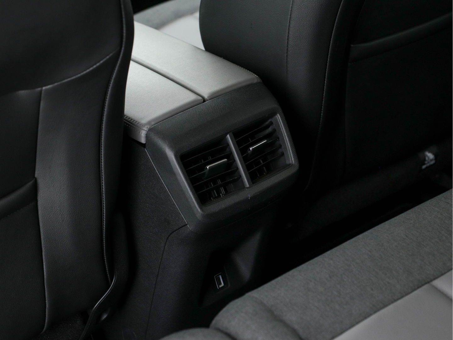 Citroën C5 Aircross 1.5 BlueHDI Business-Plus Park-Assist-Pack *NAVI-FULLMAP | FULL-LED | KEYLESS | 1/2-LEATHER | SURROUD-VIEW | ECC | PDC | CRUISE | DAB | DIGI-COCKPIT | APP-CONNECT | LANE-ASSIST *