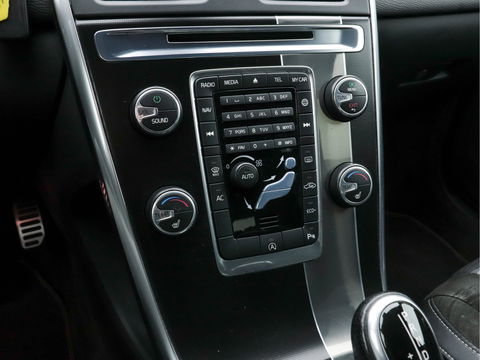 Volvo XC60 2.0 D4 FWD R-Design Business Pack Connect Aut. *NAVI-FULLMAP | LEATHER-ALCANTARA | ECC | PDC | CRUISE*