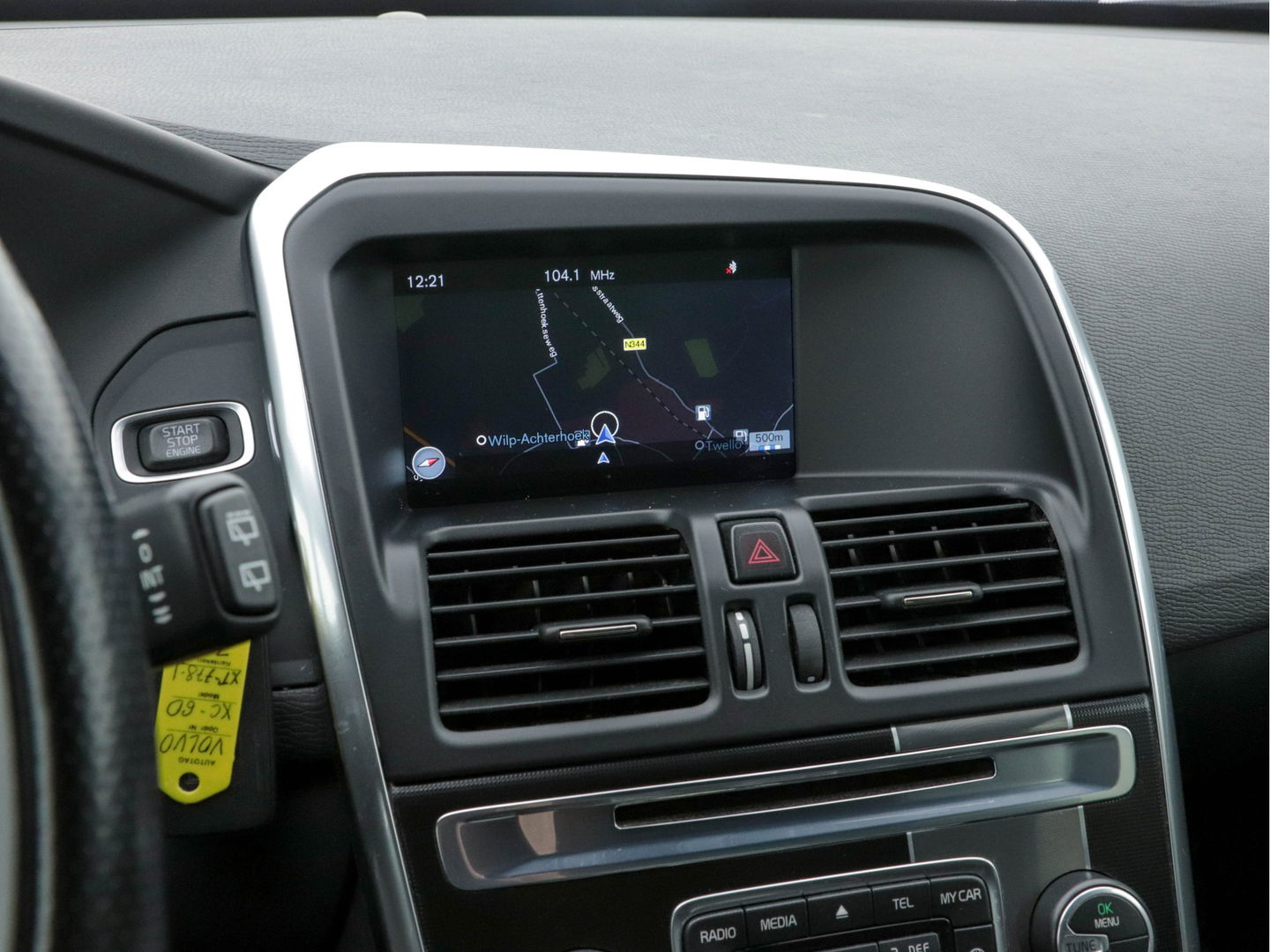 Volvo XC60 2.0 D4 FWD R-Design Business Pack Connect Aut. *NAVI-FULLMAP | LEATHER-ALCANTARA | ECC | PDC | CRUISE*