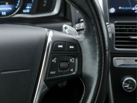 Volvo XC60 2.0 D4 FWD R-Design Business Pack Connect Aut. *NAVI-FULLMAP | LEATHER-ALCANTARA | ECC | PDC | CRUISE*
