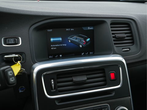 Volvo V60 2.4 D6 AWD Plug-In Hybrid Momentum Aut. *NAVI-FULLMAP | 1/2-LEATHER | ECC | PDC | CRUISE | COMFORT-SEATS | 17"ALU*