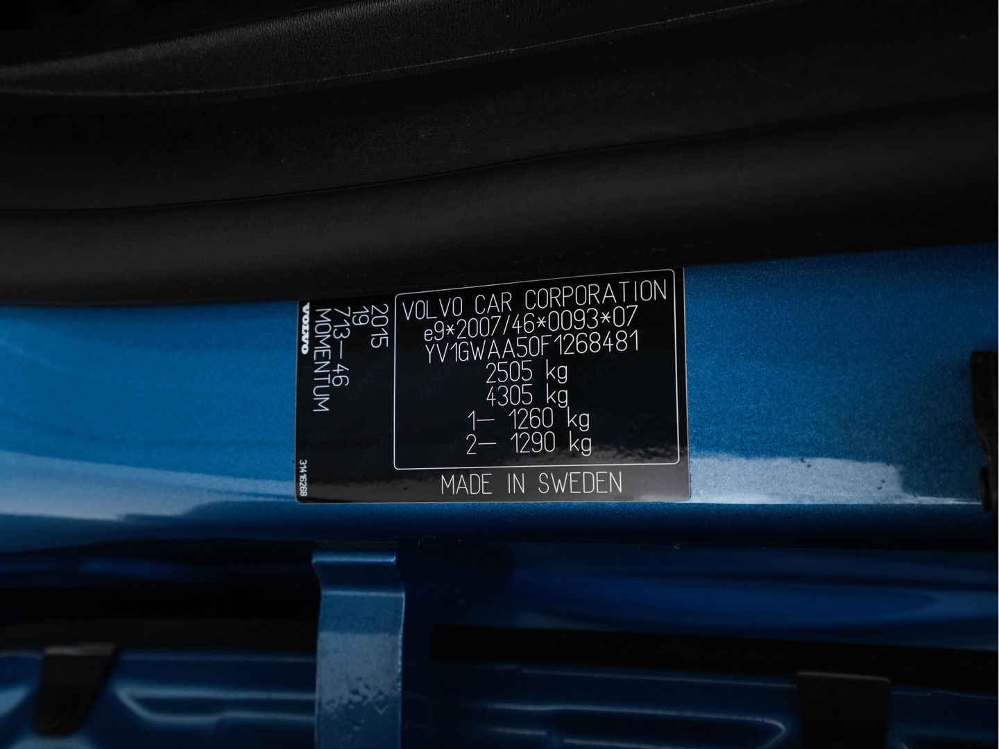 Volvo V60 2.4 D6 AWD Plug-In Hybrid Momentum Aut. *NAVI-FULLMAP | 1/2-LEATHER | ECC | PDC | CRUISE | COMFORT-SEATS | 17"ALU*