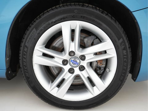 Volvo V60 2.4 D6 AWD Plug-In Hybrid Momentum Aut. *NAVI-FULLMAP | 1/2-LEATHER | ECC | PDC | CRUISE | COMFORT-SEATS | 17"ALU*