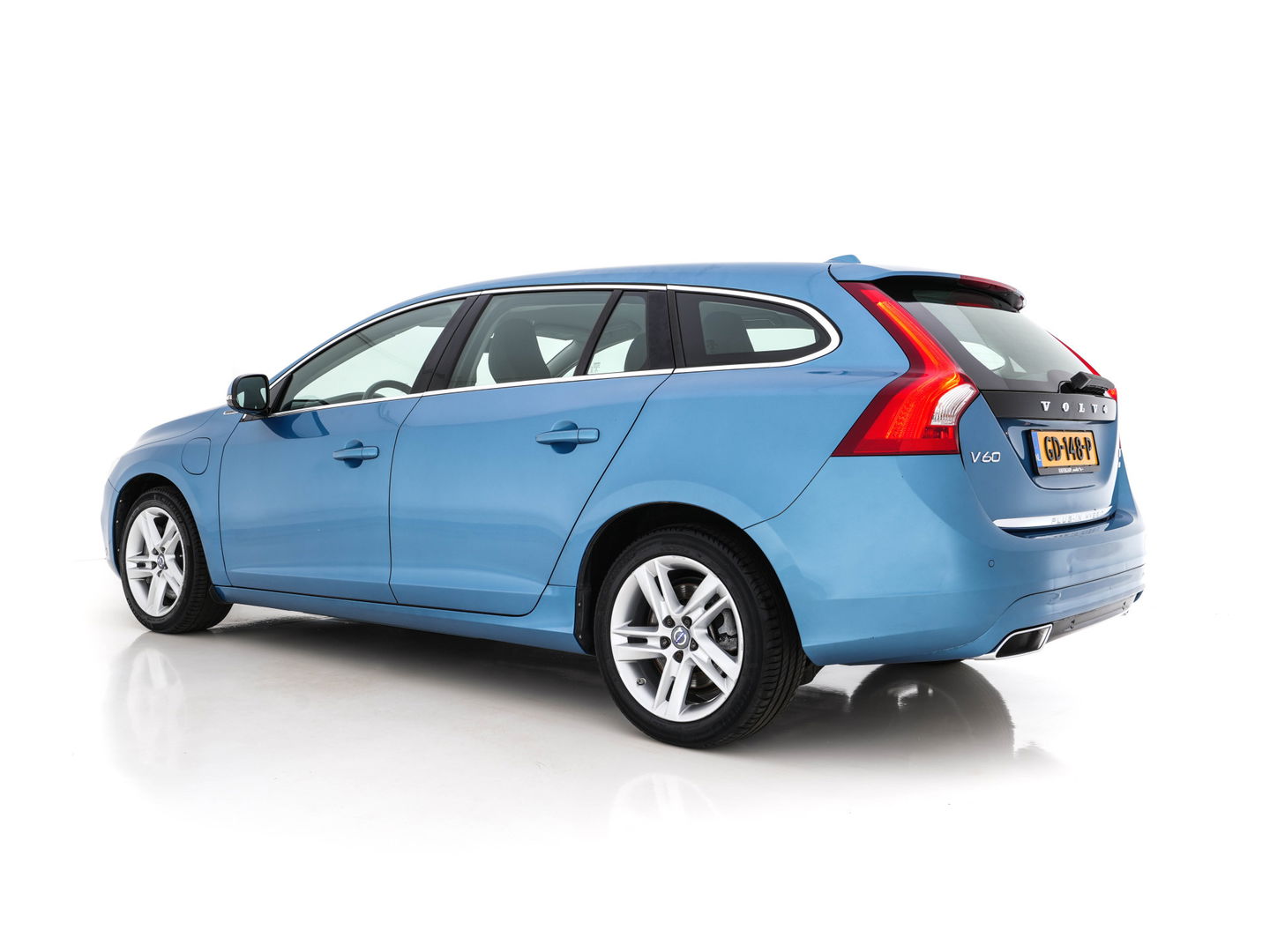 Volvo V60 2.4 D6 AWD Plug-In Hybrid Momentum Aut. *NAVI-FULLMAP | 1/2-LEATHER | ECC | PDC | CRUISE | COMFORT-SEATS | 17"ALU*