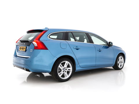 Volvo V60 2.4 D6 AWD Plug-In Hybrid Momentum Aut. *NAVI-FULLMAP | 1/2-LEATHER | ECC | PDC | CRUISE | COMFORT-SEATS | 17"ALU*