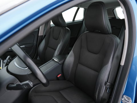 Volvo V60 2.4 D6 AWD Plug-In Hybrid Momentum Aut. *NAVI-FULLMAP | 1/2-LEATHER | ECC | PDC | CRUISE | COMFORT-SEATS | 17"ALU*