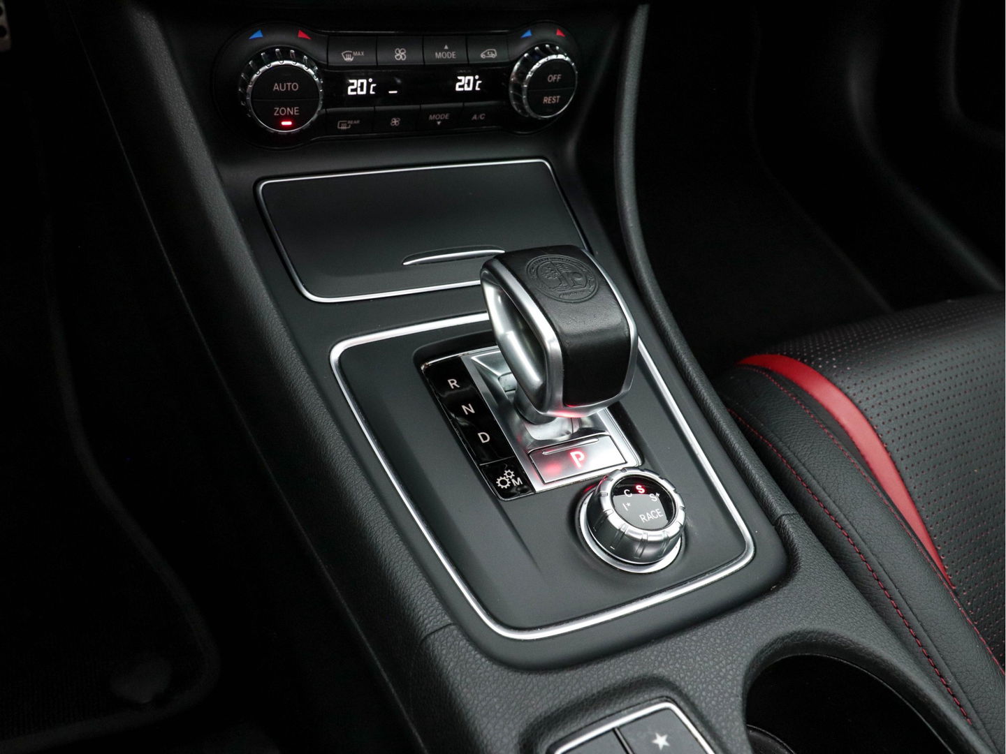Mercedes-Benz GLA 45 AMG 4 Matic Premium-Plus Aut *PANO | RECARO-NAPPA-LEATHER | KEYLESS | HARMAN/KARDON-AUDIO | FULL-LED | CAMERA | BLIND-SPOT | ECC | PDC | CRUISE | MEMORY | SPORT-SEATS | AMBIENTE-LIGHT*