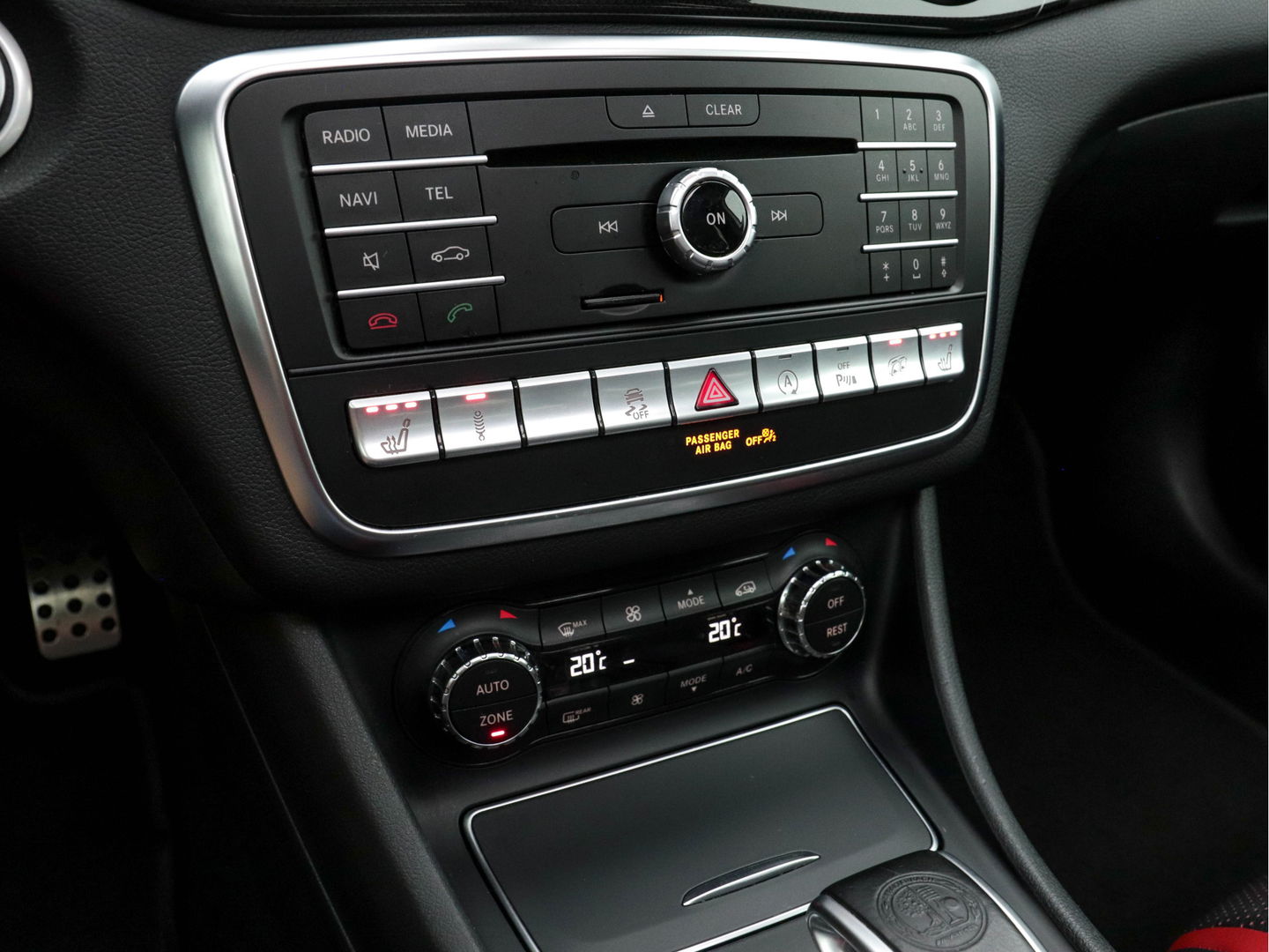 Mercedes-Benz GLA 45 AMG 4 Matic Premium-Plus Aut *PANO | RECARO-NAPPA-LEATHER | KEYLESS | HARMAN/KARDON-AUDIO | FULL-LED | CAMERA | BLIND-SPOT | ECC | PDC | CRUISE | MEMORY | SPORT-SEATS | AMBIENTE-LIGHT*