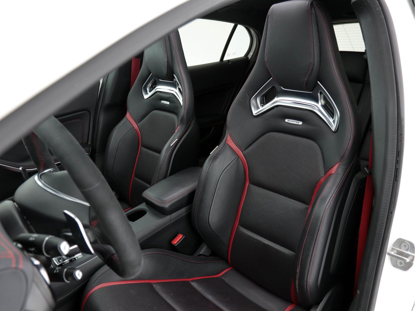 Mercedes-Benz GLA 45 AMG 4 Matic Premium-Plus Aut *PANO | RECARO-NAPPA-LEATHER | KEYLESS | HARMAN/KARDON-AUDIO | FULL-LED | CAMERA | BLIND-SPOT | ECC | PDC | CRUISE | MEMORY | SPORT-SEATS | AMBIENTE-LIGHT*