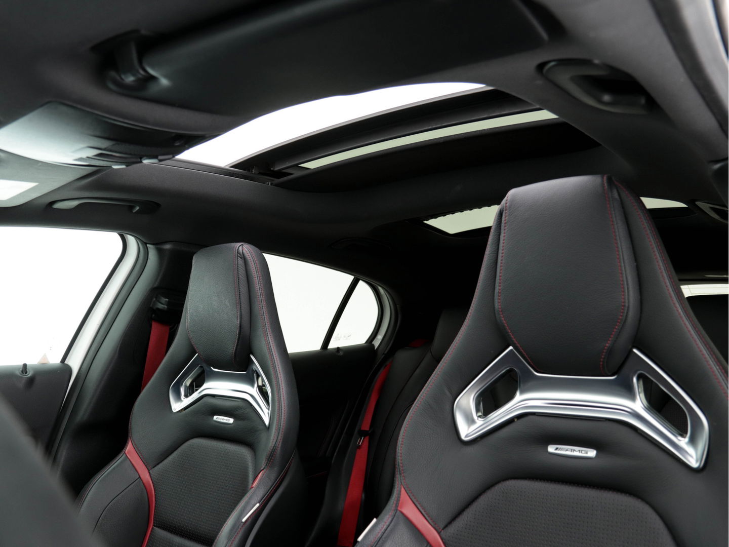 Mercedes-Benz GLA 45 AMG 4 Matic Premium-Plus Aut *PANO | RECARO-NAPPA-LEATHER | KEYLESS | HARMAN/KARDON-AUDIO | FULL-LED | CAMERA | BLIND-SPOT | ECC | PDC | CRUISE | MEMORY | SPORT-SEATS | AMBIENTE-LIGHT*