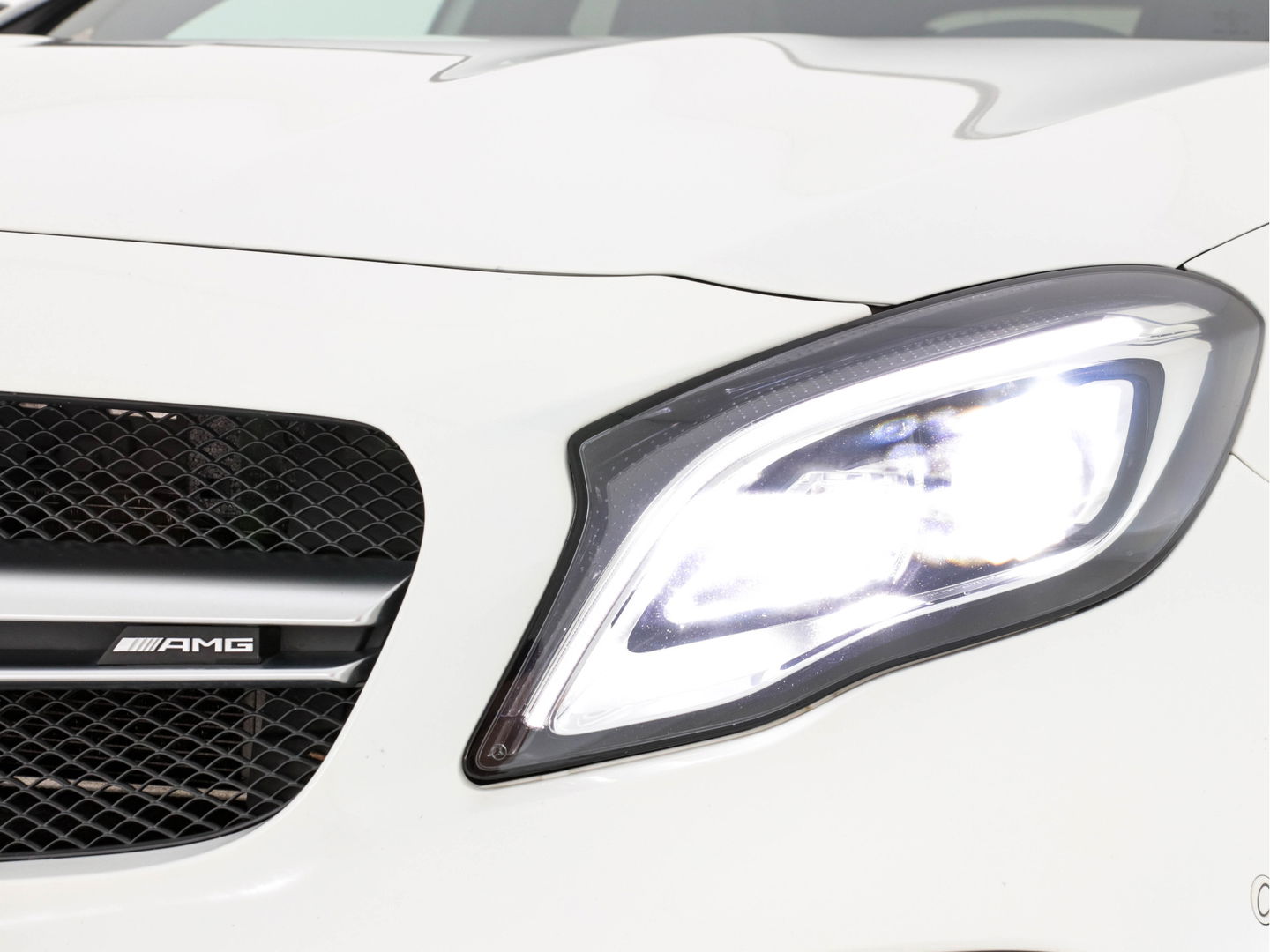 Mercedes-Benz GLA 45 AMG 4 Matic Premium-Plus Aut *PANO | RECARO-NAPPA-LEATHER | KEYLESS | HARMAN/KARDON-AUDIO | FULL-LED | CAMERA | BLIND-SPOT | ECC | PDC | CRUISE | MEMORY | SPORT-SEATS | AMBIENTE-LIGHT*