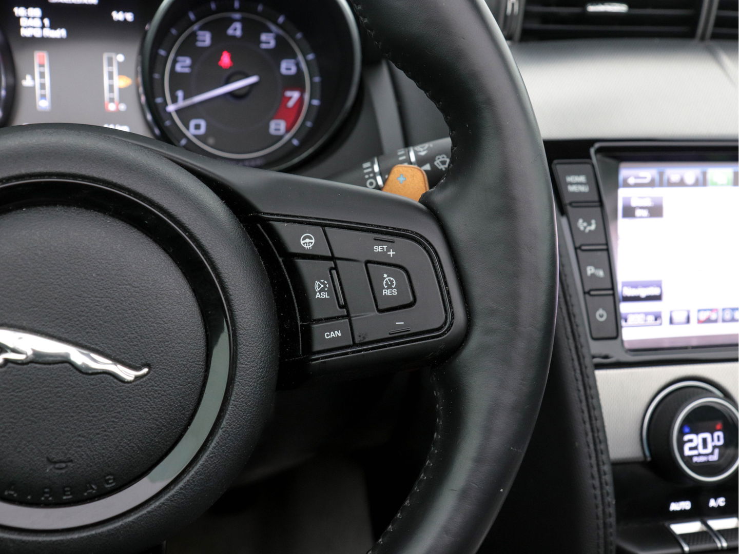 Jaguar F-Type 3.0 V6 Convertible Aut. *NAVI-FULLMAP | DESIGNO-FULL-LEATHER  | BI-XENON | CAMERA | MEMORY | KEYLESS |  DAB | ECC | PDC | CRUISE*
