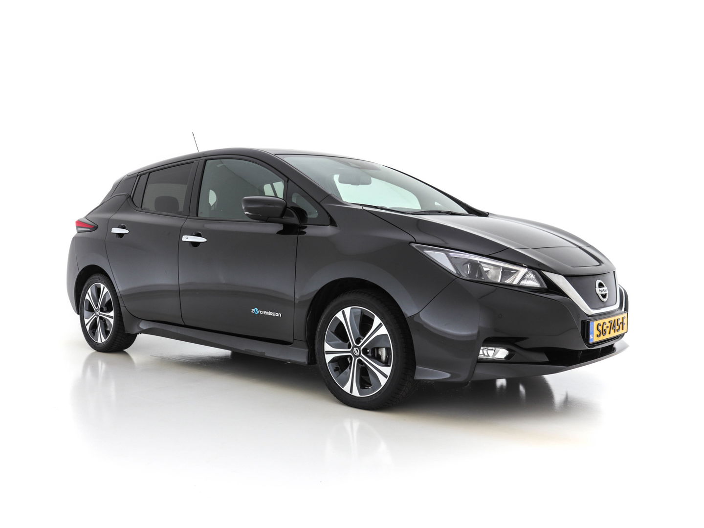 Nissan Leaf 2.ZERO EDITION 40 kWh (INCL-BTW) Aut. *ADAPTIVE-CRUISE | KEYLESS | NAVI-FULLMAP | SURROUND-VIEW | DAB | ECC | PDC | DIGI-COCKPIT | APP-CONNECT | COMFORT-SEATS | 17"ALU*
