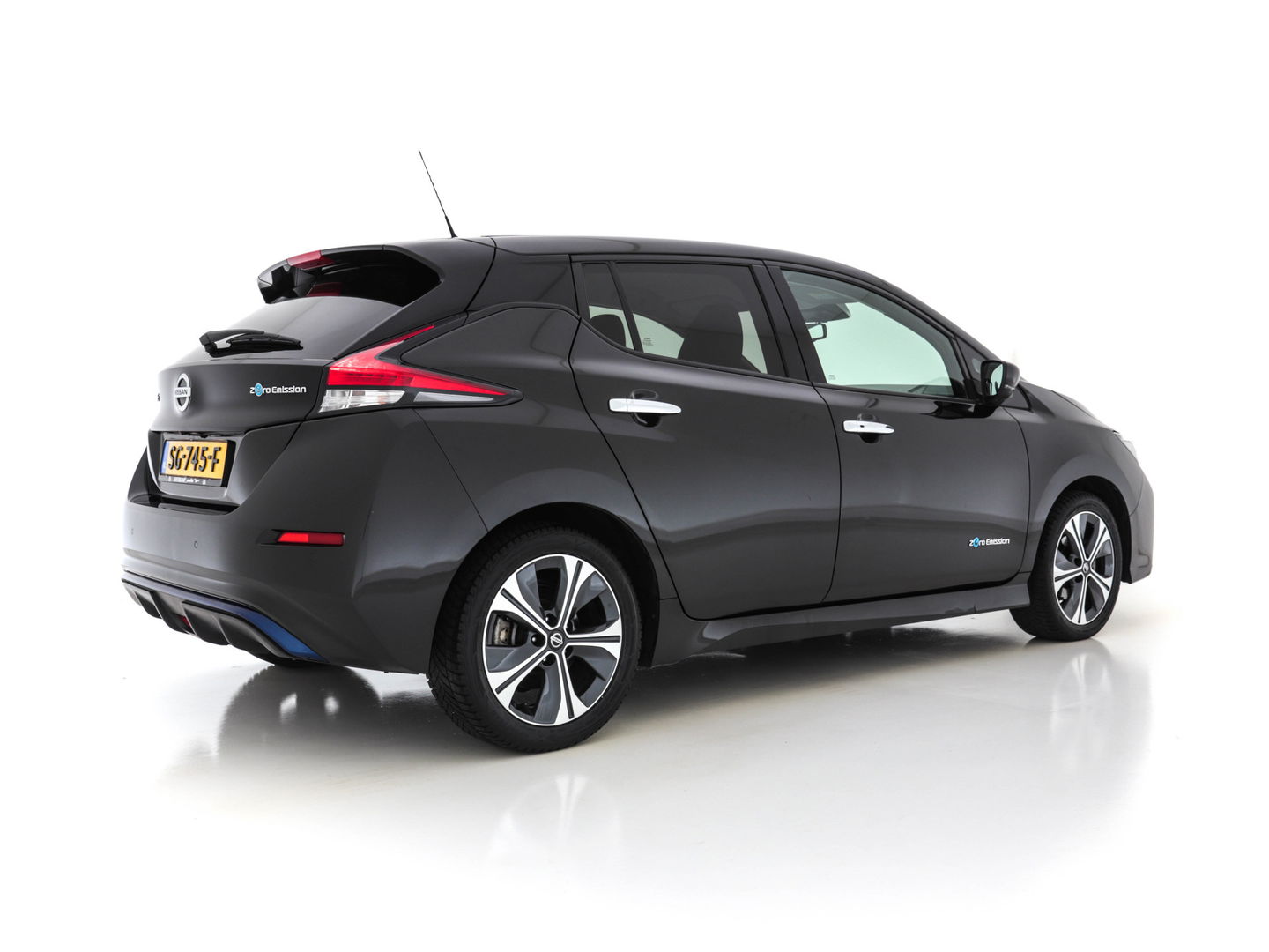 Nissan Leaf 2.ZERO EDITION 40 kWh (INCL-BTW) Aut. *ADAPTIVE-CRUISE | KEYLESS | NAVI-FULLMAP | SURROUND-VIEW | DAB | ECC | PDC | DIGI-COCKPIT | APP-CONNECT | COMFORT-SEATS | 17"ALU*