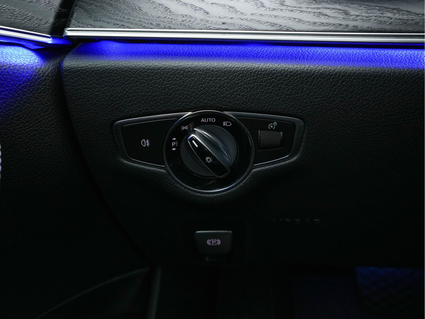 Mercedes-Benz E-Klasse Estate 300 de Business Solution Luxury Aut. *DIGI-COCKPIT | MULTIBEAM-LED | NAPPA-FULL-LEATHER | SURROUND-VIEW | KEYLESS | DAB | NAVI-FULLMAP | CRUISE | AMBIENT-LIGHT | SPORT-SEATS | 18"ALU*