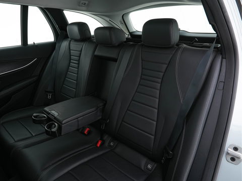 Mercedes-Benz E-Klasse Estate 300 de Business Solution Luxury Aut. *DIGI-COCKPIT | MULTIBEAM-LED | NAPPA-FULL-LEATHER | SURROUND-VIEW | KEYLESS | DAB | NAVI-FULLMAP | CRUISE | AMBIENT-LIGHT | SPORT-SEATS | 18"ALU*