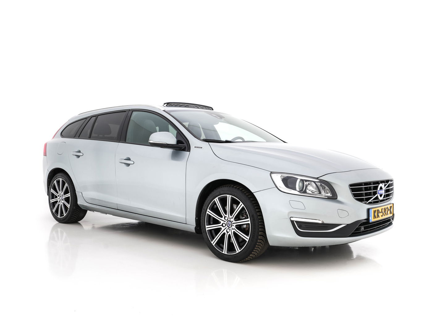 Volvo V60 2.4 D6 AWD Twin Engine Momentum Aut. *PANO | NAVI-FULLMAP | NAPPA-FULL-LEATHER | BI-XENON | CAMERA |  ECC | PDC | CRUISE | SPORT-SEATS | 18"ALU*