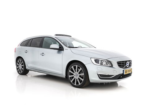 Volvo V60 2.4 D6 AWD Twin Engine Momentum Aut. *PANO | NAVI-FULLMAP | NAPPA-FULL-LEATHER | BI-XENON | CAMERA | ECC | PDC | CRUISE | SPORT-SEATS | 18"ALU*
