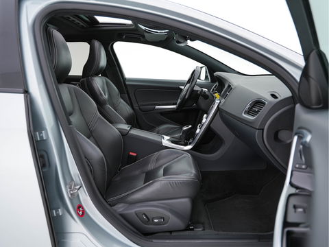 Volvo V60 2.4 D6 AWD Twin Engine Momentum Aut. *PANO | NAVI-FULLMAP | NAPPA-FULL-LEATHER | BI-XENON | CAMERA |  ECC | PDC | CRUISE | SPORT-SEATS | 18"ALU*