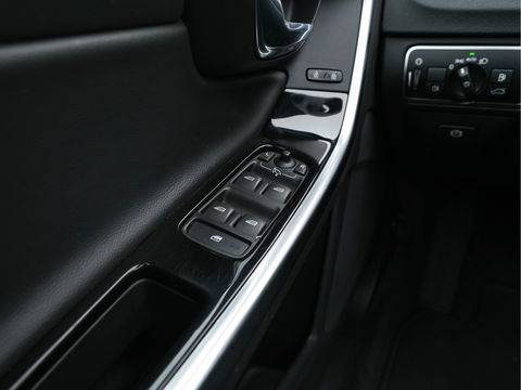 Volvo V60 2.4 D6 AWD Twin Engine Momentum Aut. *PANO | NAVI-FULLMAP | NAPPA-FULL-LEATHER | BI-XENON | CAMERA |  ECC | PDC | CRUISE | SPORT-SEATS | 18"ALU*