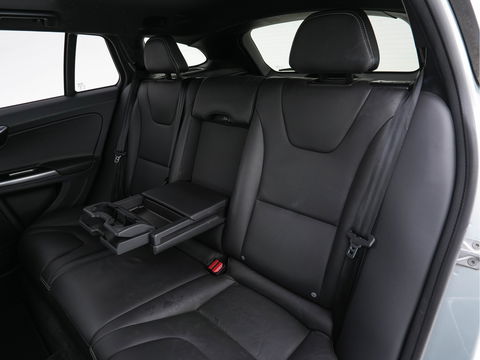 Volvo V60 2.4 D6 AWD Twin Engine Momentum Aut. *PANO | NAVI-FULLMAP | NAPPA-FULL-LEATHER | BI-XENON | CAMERA |  ECC | PDC | CRUISE | SPORT-SEATS | 18"ALU*