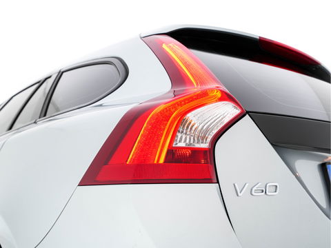 Volvo V60 2.4 D6 AWD Twin Engine Momentum Aut. *PANO | NAVI-FULLMAP | NAPPA-FULL-LEATHER | BI-XENON | CAMERA |  ECC | PDC | CRUISE | SPORT-SEATS | 18"ALU*
