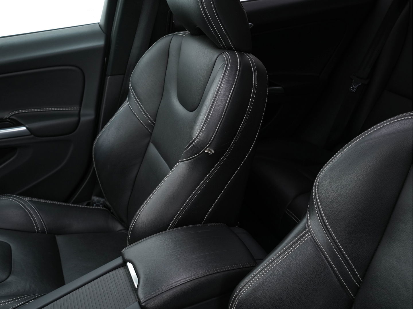 Volvo V60 2.4 D6 AWD Twin Engine Momentum Aut. *PANO | NAVI-FULLMAP | NAPPA-FULL-LEATHER | BI-XENON | CAMERA | ECC | PDC | CRUISE | SPORT-SEATS | 18"ALU*
