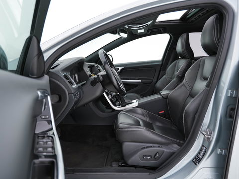 Volvo V60 2.4 D6 AWD Twin Engine Momentum Aut. *PANO | NAVI-FULLMAP | NAPPA-FULL-LEATHER | BI-XENON | CAMERA |  ECC | PDC | CRUISE | SPORT-SEATS | 18"ALU*