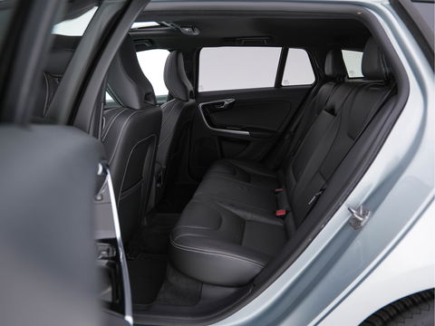 Volvo V60 2.4 D6 AWD Twin Engine Momentum Aut. *PANO | NAVI-FULLMAP | NAPPA-FULL-LEATHER | BI-XENON | CAMERA |  ECC | PDC | CRUISE | SPORT-SEATS | 18"ALU*
