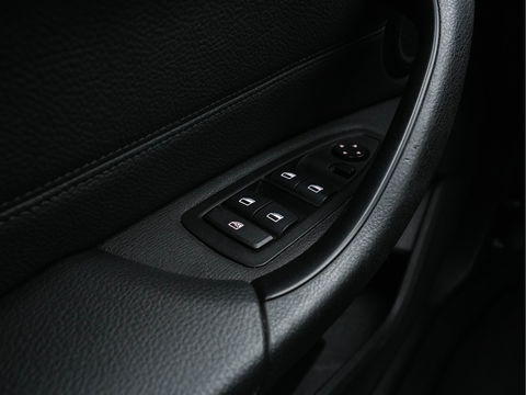 BMW X1 sDrive16d Centennial High Executive *DAKOTA-FULL-LEATHER | NAVI-FULLMAP | HIFI-SOUND | FULL-LED | HUD | DAB | ECC | PDC | CRUISE | COMFORT-SEATS | 17"ALU*