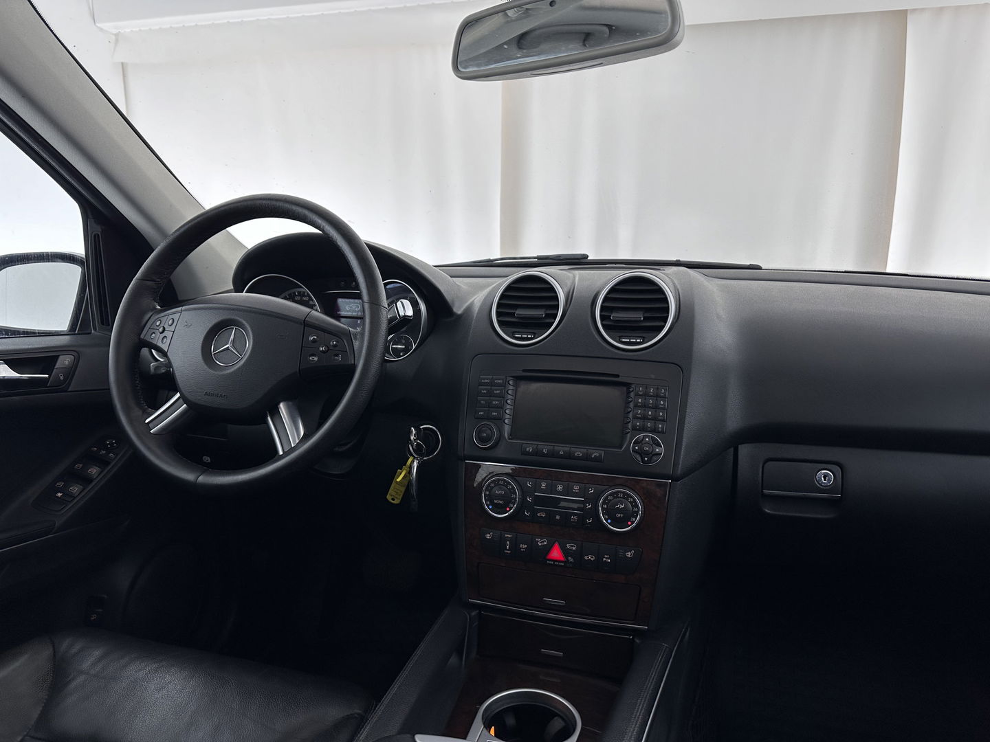 Mercedes-Benz M-Klasse ML 420 CDI (GEARBOX DEFECT) 4 Motion Sport-Pack Aut. *PANO | LUXURY-LEATHER | BI-XENON | NAVI-FULLMAP | KEYLESS | AIRMATIC | CAMERA | TOWBAR | CRUISE | HARMAN/KARDON-AUDIO| MEMORY-PACK | HEATED-COMFORT-SEATS | 19"ALU*