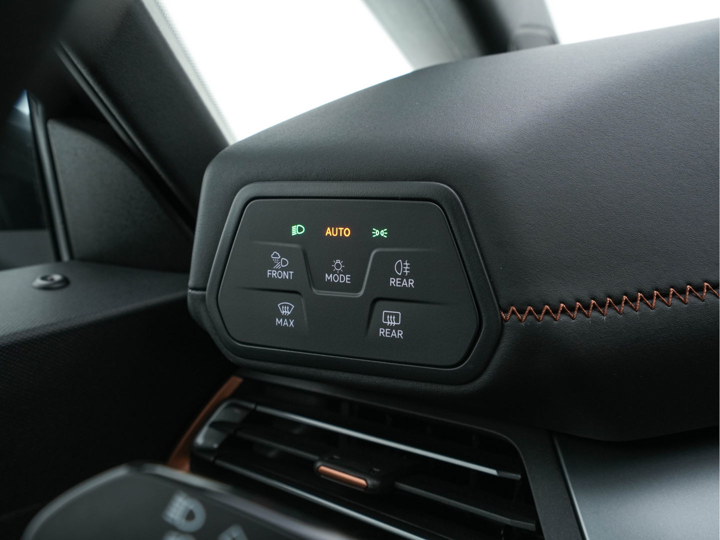 CUPRA Born Adrenaline 62 kWh [ 3-Fase ] (INCL-BTW) *HEAT-PUMP | ADAPTIVE-CRUISE | FULL-LED | MICROFIBRE | TOPVIEW | BLIND-SPOT | KEYLESS | NAVI-FULLMAP | ECC | PDC | DIGI-COCKPIT |  CARPLAY | SPORT-SEATS | 19"ALU*