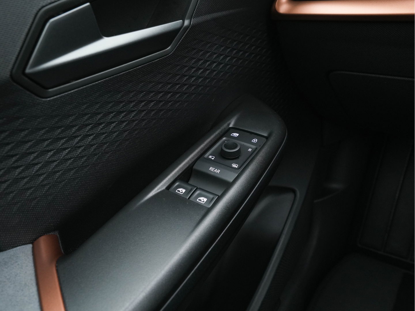 CUPRA Born Adrenaline 62 kWh [ 3-Fase ] (INCL-BTW) *HEAT-PUMP | ADAPTIVE-CRUISE | FULL-LED | MICROFIBRE | SURROUND-VIEW | BLIND-SPOT | KEYLESS | NAVI-FULLMAP | ECC | PDC | DIGI-COCKPIT |  APP-CONNECT | SPORT-SEATS | 19"ALU*