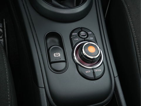 MINI Countryman 2.0 Cooper S E ALL4 (INCL-BTW) Aut. *PANO | HARMAN/KARDON-AUDIO | ADAPT.CRUISE | FULL-LED | KEYLESS | CROSS-FULL-LEATHER | NAVI-FULLMAP | CAMERA | ECC | PDC | SPORTSEATS | 18"ALU*