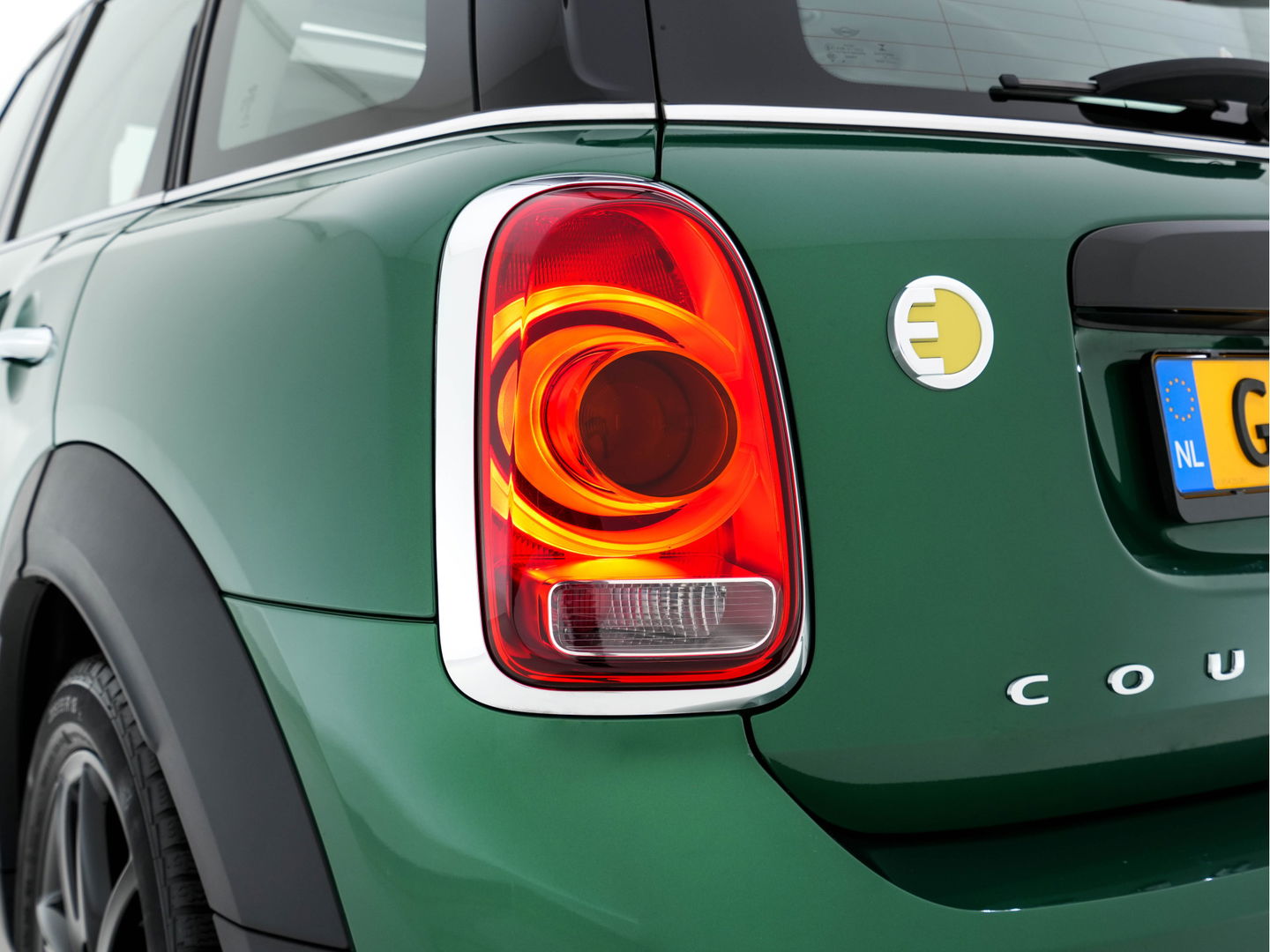 MINI Countryman 2.0 Cooper S E ALL4 (INCL-BTW) Aut. *PANO | HARMAN/KARDON-AUDIO | ADAPT.CRUISE | FULL-LED | KEYLESS | CROSS-FULL-LEATHER | NAVI-FULLMAP | CAMERA | ECC | PDC | SPORTSEATS | 18"ALU*