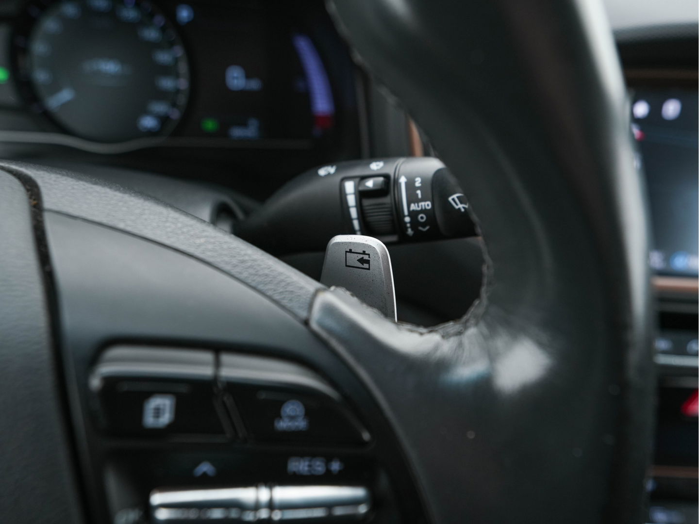 Hyundai IONIQ Comfort EV Aut. *FULL-LEATHER | FULL-LED | INFINITY-AUDIO | NAVI-FULLMAP | CAMERA | LANE-ASSIST | ADAPTIVE-CRUISE | COMFORT-SEATS | 16"ALU*