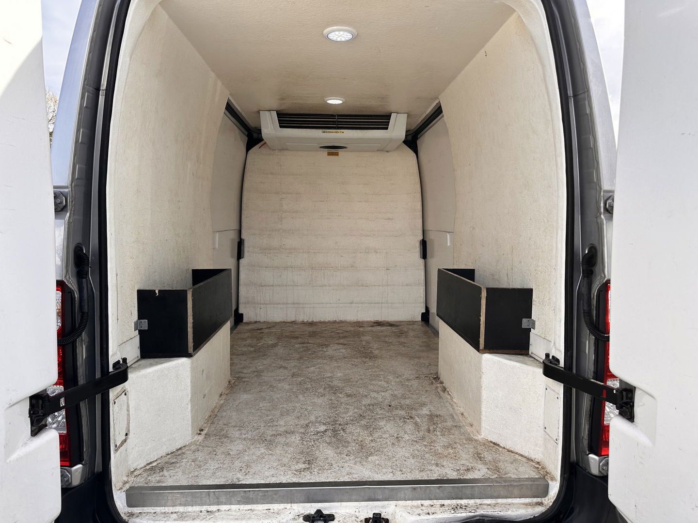 Renault Master T35 2.3 dCi 180 L2H2 Energy *KOEL-WAGEN | DUBBELE-SCHUIFDEUR | CAMERA | AIRCO | BLIND-SPOT | CRUISE | PDC | TREKHAAK*