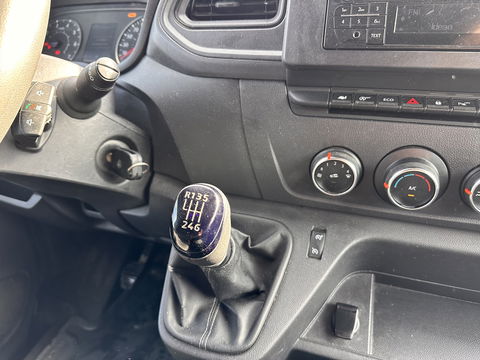 Renault Master T35 2.3 dCi 180 L2H2 Energy *KOEL-WAGEN | DUBBELE-SCHUIFDEUR | CAMERA | AIRCO | BLIND-SPOT | CRUISE | PDC | TREKHAAK*