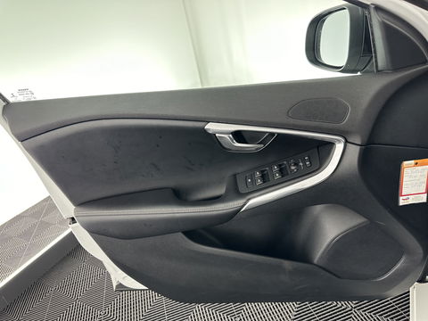Volvo V40 2.0 D2 R-Design-Pack Business *XENON | LEATHER -ALCANTARA | NAVI-FULLMAP | ECC | PDC | SPORT-SEATS | 16"ALU*