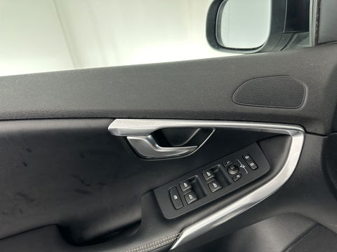 Volvo V40 2.0 D2 R-Design-Pack Business *XENON | LEATHER -ALCANTARA | NAVI-FULLMAP | ECC | PDC | SPORT-SEATS | 16"ALU*