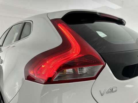 Volvo V40 2.0 D2 R-Design-Pack Business *XENON | LEATHER -ALCANTARA | NAVI-FULLMAP | ECC | PDC | SPORT-SEATS | 16"ALU*