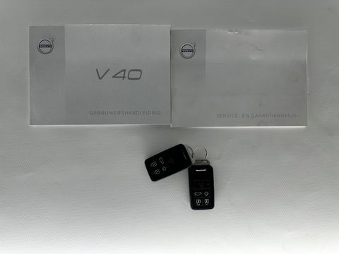 Volvo V40 2.0 D2 R-Design-Pack Business *XENON | LEATHER -ALCANTARA | NAVI-FULLMAP | ECC | PDC | SPORT-SEATS | 16"ALU*